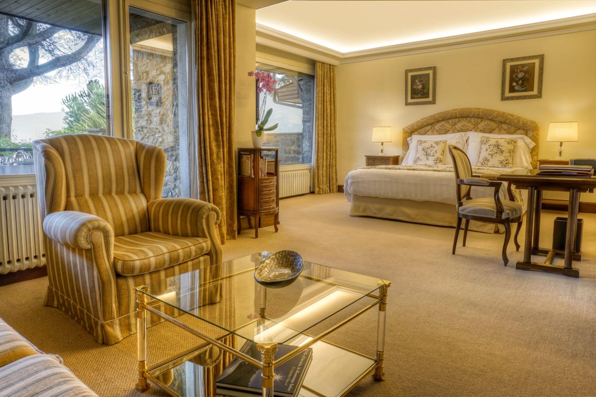 El Castell De Ciutat - Relais & Chateaux Сео-де-Уржель Экстерьер фото