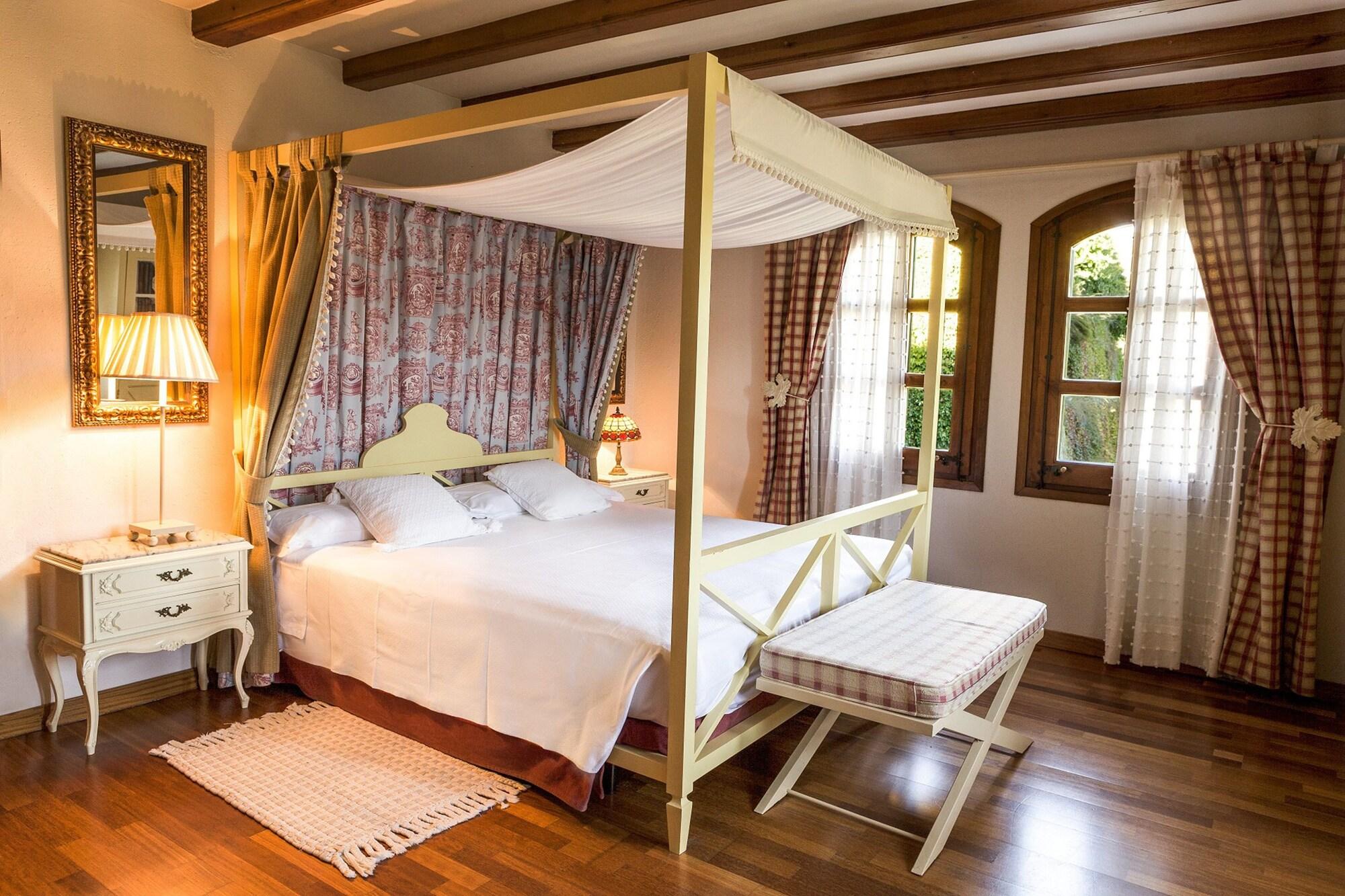 El Castell De Ciutat - Relais & Chateaux Сео-де-Уржель Экстерьер фото
