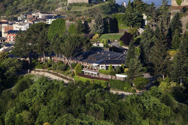 El Castell De Ciutat - Relais & Chateaux Сео-де-Уржель Экстерьер фото